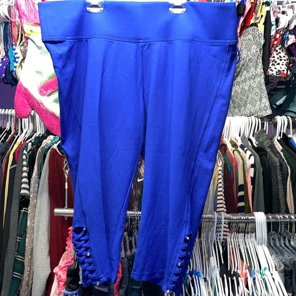 LUXE SLIMS 2x Plus Slim Blue Capri design on ankle like new  size 20 / 22 - Picture 1 of 11